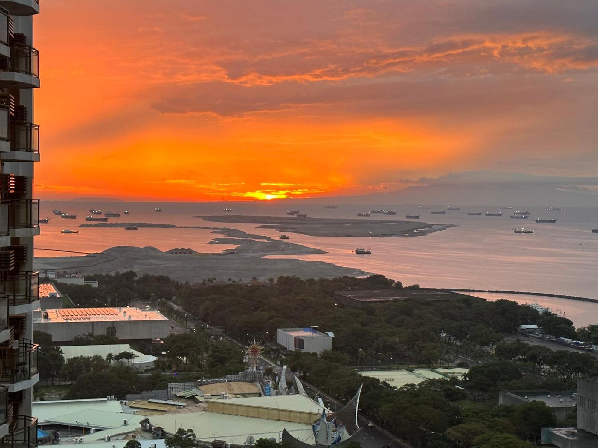 Appartamento The Radiance Manila Bay Esterno foto